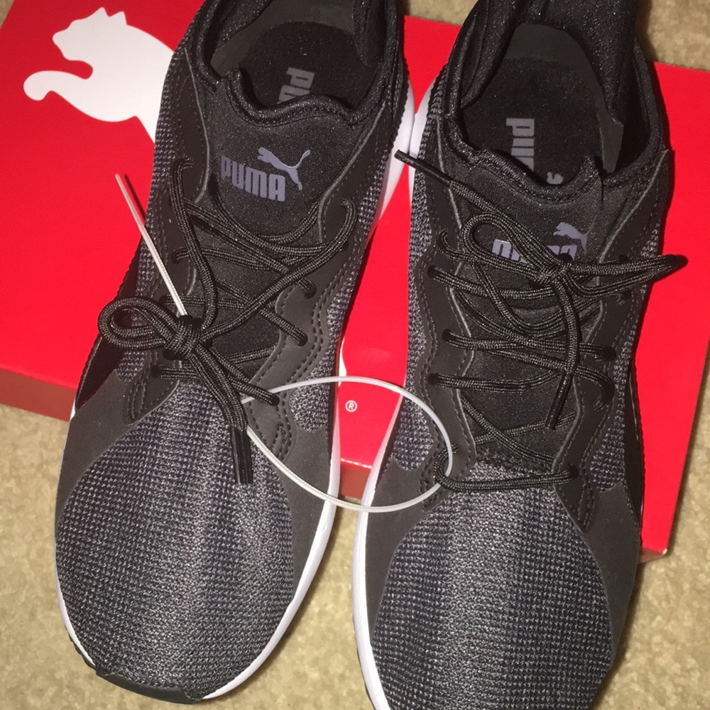 Size 10 Mens Puma Black Sneakers